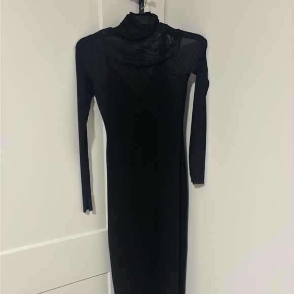 Elegant Black Long Sleeve Dress - Picture 1 of 1